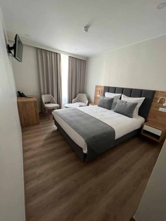 Hotel Le Postillon Ехтернах Екстер'єр фото